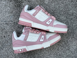 Value for money LOUIS VUITTON Trainer White Powder