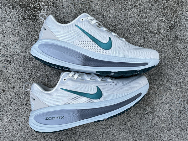 Pure original Nike Vomero 18 casual running shoes white Item number