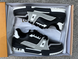 Value for money LOUIS VUITTON Trainer Black Grey